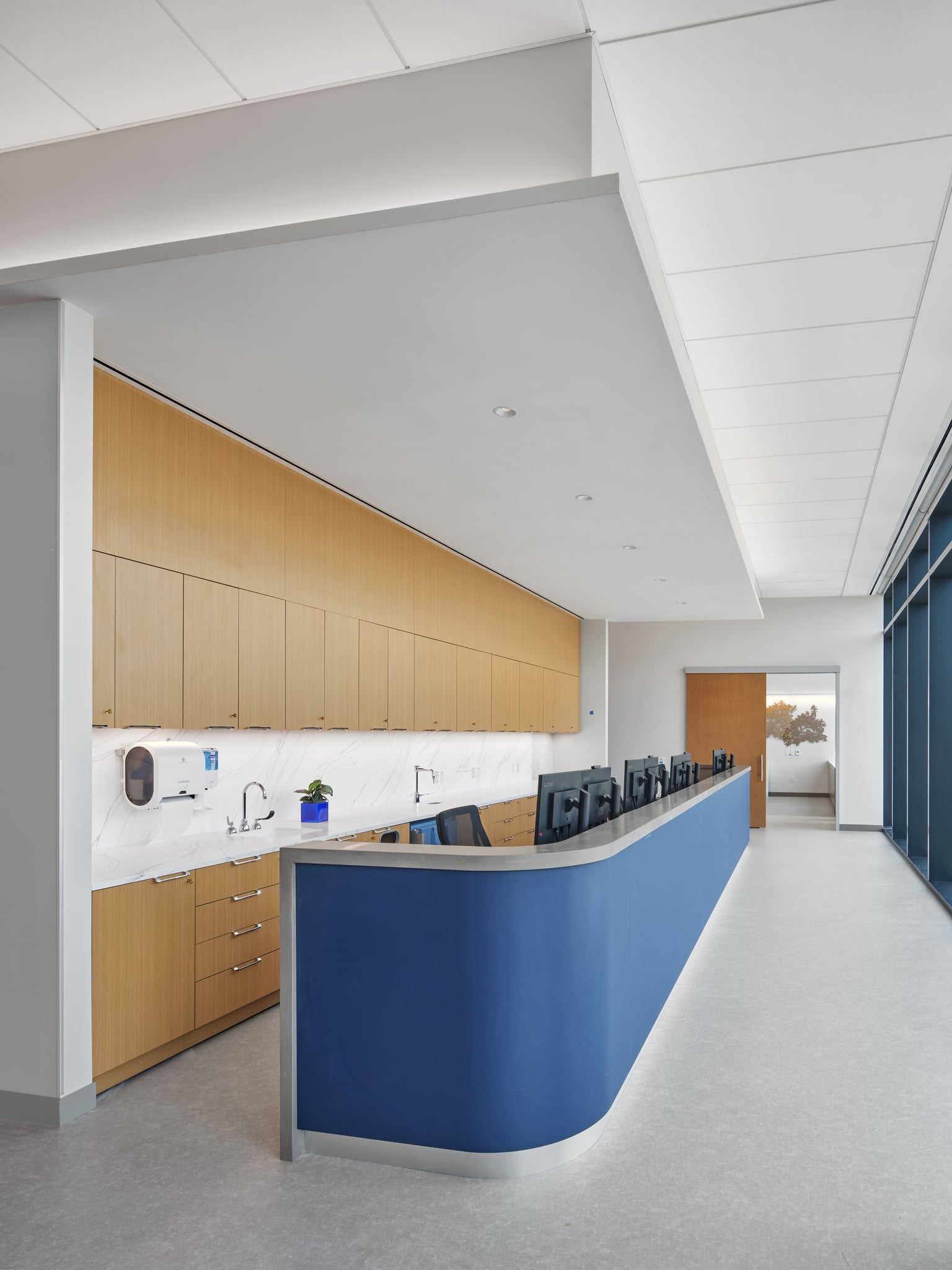 Montvale Market Square MOB6